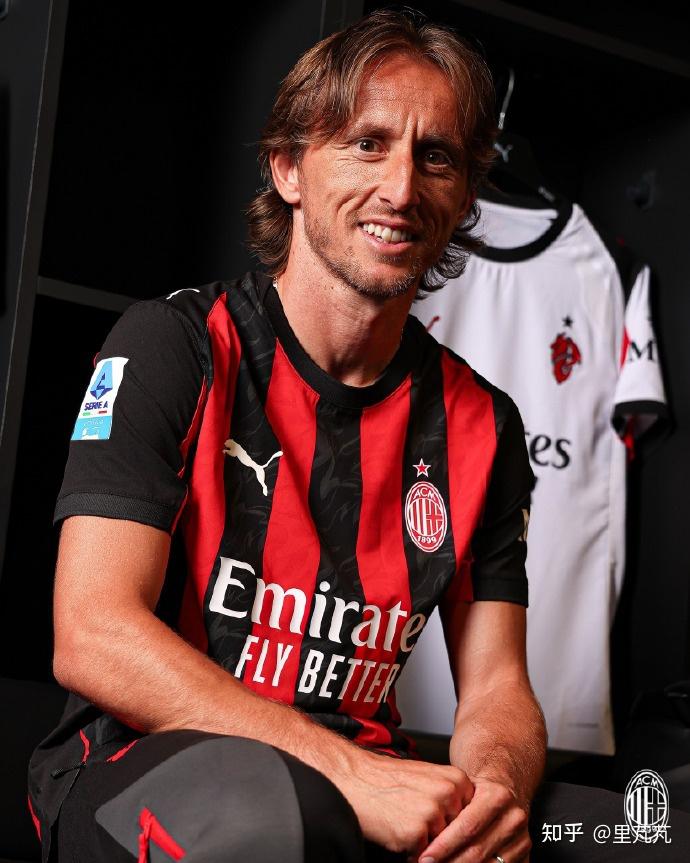 解说到了一个亚冠精英联赛的超巨失误…