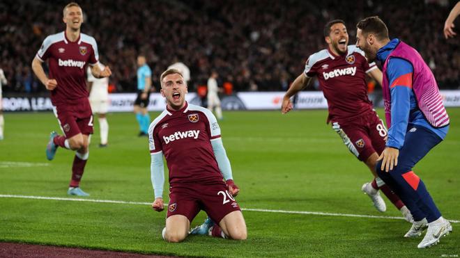 勇士vs鹈鹕伤病报告：库里等8人缺席，小佩顿大概率出战