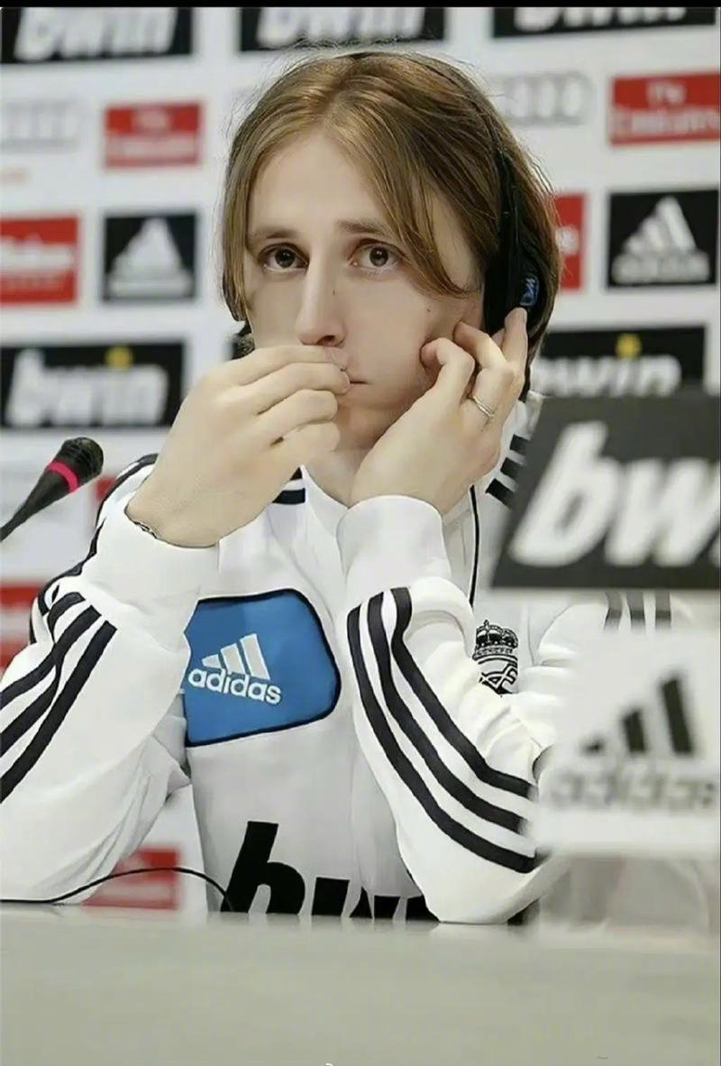 队报：登贝莱预计11月底复出，巴黎正在权衡他能否出战热刺